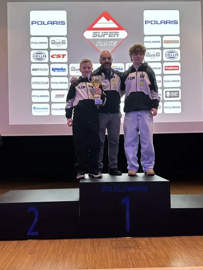 Zawodnicy Moto Quad Team na podium Super Race
